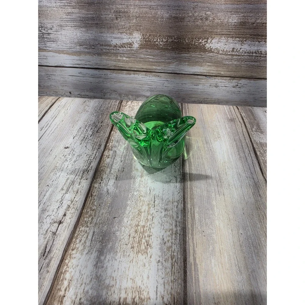 Vintage Green Art Glass Whale Figurine Hand Blown‎ Nautical Paperweight Decor